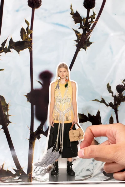 Look 12